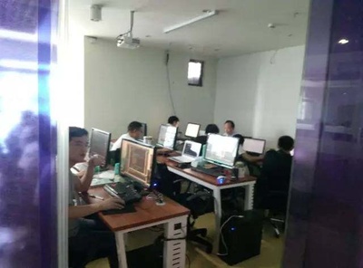 雄厚師資，科技引領(lǐng) 晟司科技助力學(xué)生信息技術(shù)成才之路